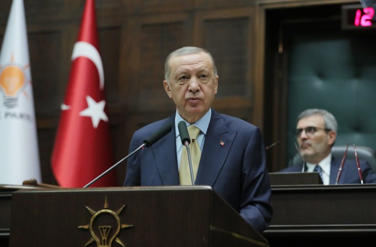 Erdoğan, AKP'nin özgürlüklere karşı yasakçı yüzünü ortaya çıkaran Gezi Olaylarına katılanlara 'sürtük' dedi