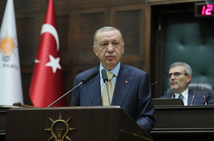Erdoğan, AKP'nin özgürlüklere karşı yasakçı yüzünü ortaya çıkaran Gezi Olaylarına katılanlara 'sürtük' dedi Erdoğan, AKP'nin özgürlüklere karşı yasakçı yüzünü ortaya çıkaran Gezi Olaylarına katılanlara 'sürtük' dedi