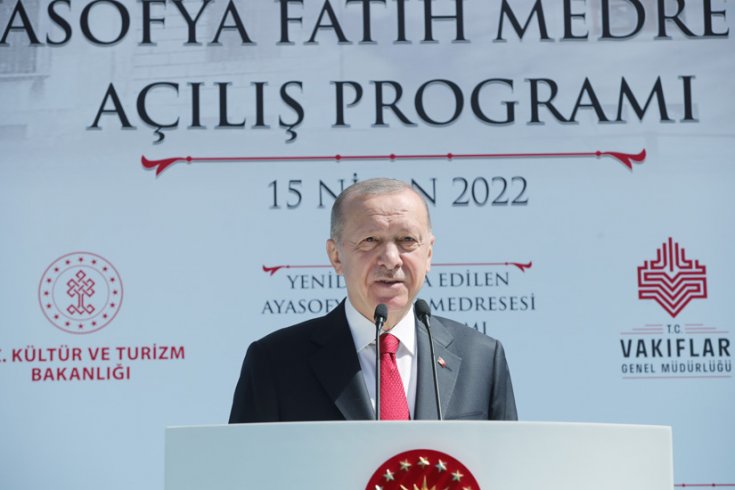 Erdoğan, Ayasofya Fatih Medresesi'nin açılışını yaptı Erdoğan, Ayasofya Fatih Medresesi'nin açılışını yaptı