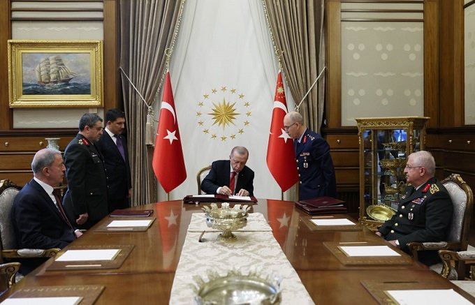 Erdoğan başkanlığında toplanan YAŞ kararları açıklandı Erdoğan başkanlığında toplanan YAŞ kararları açıklandı