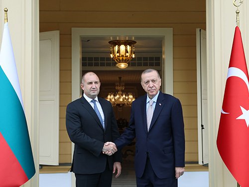 Erdoğan, Bulgaristan Cumhurbaşkanı Radev ile görüştü; Ortak ticaret hedefimiz 10 milyar dolar! Erdoğan, Bulgaristan Cumhurbaşkanı Radev ile görüştü; Ortak ticaret hedefimiz 10 milyar dolar!