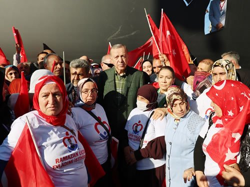 Erdoğan, Diyarbakır anneleriyle bir araya geldi