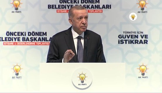 Erdoğan, eski belediye başkanları toplantısında konuştu; Kimseyi aç ve açıkta bırakmadık!