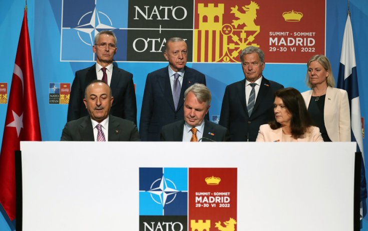 Erdoğan, Finlandiya Cumhurbaşkanı, İsveç Başbakanı ve NATO Genel Sekreteri ile dörtlü görüşme gerçekleştirdi Erdoğan, Finlandiya Cumhurbaşkanı, İsveç Başbakanı ve NATO Genel Sekreteri ile dörtlü görüşme gerçekleştirdi