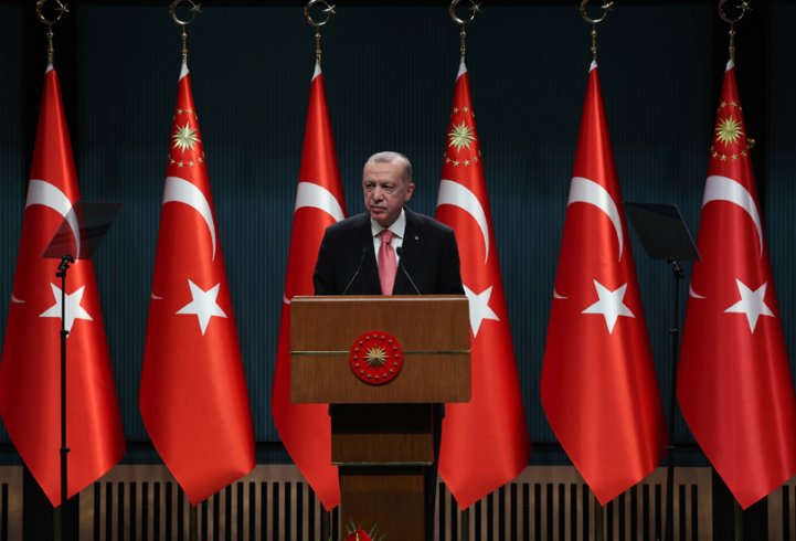 Erdoğan kabine toplantısı açıklamasında muhalefete seslendi; '1915 Çanakkale Köprüsü'nün görkemli görüntüsü altında ezildiklerinin de farkındayız' Erdoğan kabine toplantısı açıklamasında muhalefete seslendi; '1915 Çanakkale Köprüsü'nün görkemli görüntüsü altında ezildiklerinin de farkındayız'