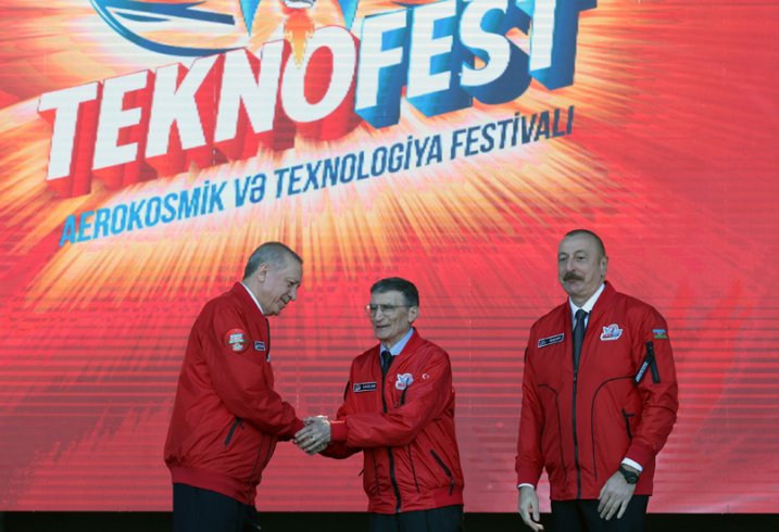 Erdoğan, TEKNOFEST Azerbaycan’ın Seçkin Gözlemci Günü’ne katıldı; Bizler melali de sevinci de bir olan, sözde değil, özde kardeş olan iki devletiz, iki halkız Erdoğan, TEKNOFEST Azerbaycan’ın Seçkin Gözlemci Günü’ne katıldı; Bizler melali de sevinci de bir olan, sözde değil, özde kardeş olan iki devletiz, iki halkız