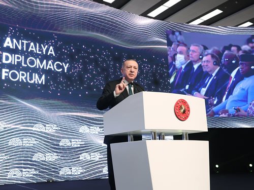 Erdoğan; Tüm insanlığa hizmet edecek yeni bir küresel güvenlik mimarisinin kurulması şarttır Erdoğan; Tüm insanlığa hizmet edecek yeni bir küresel güvenlik mimarisinin kurulması şarttır