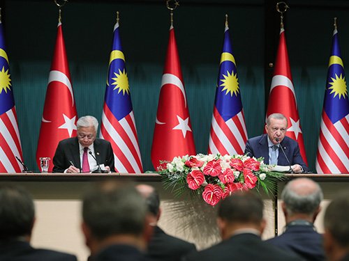 Erdoğan; Türkiye ile Malezya arasındaki ilişkileri kapsamlı stratejik ortaklık seviyesine yükseltme kararı aldık