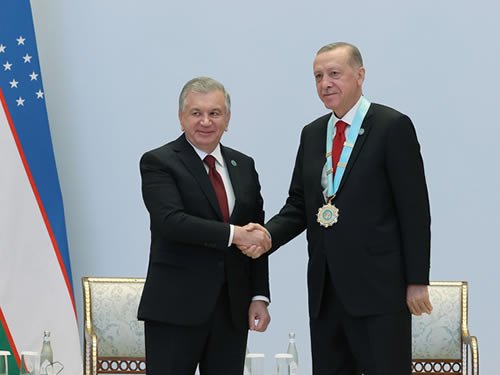 Erdoğan'a, Semerkant'ta 'Türk Dünyası Ali Nişanı' verildi Erdoğan'a, Semerkant'ta 'Türk Dünyası Ali Nişanı' verildi