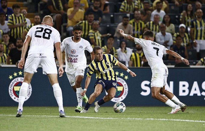 Fenerbahçe: 3 - Slovacko: 0