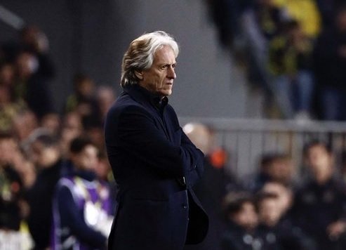 Fenerbahçe Teknik Direktörü Jorge Jesus: Taraftarları büyük olan takımlar, 'büyük takım' diye adlandırılır, tıpkı Fenerbahçe gibi!