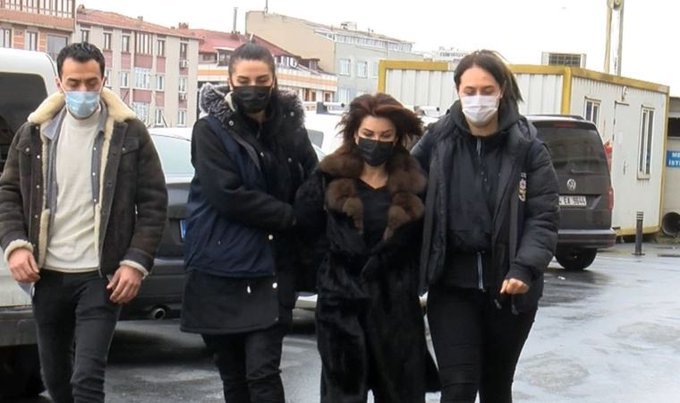 Gazeteci Sedef Kabaş, ilk duruşmada tahliye edildi Gazeteci Sedef Kabaş, ilk duruşmada tahliye edildi