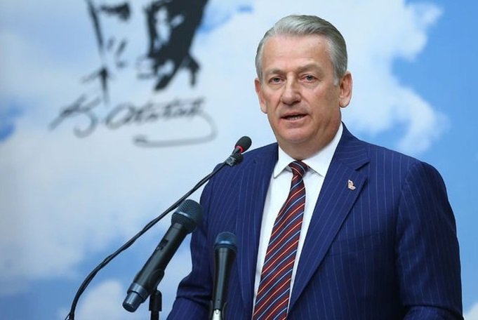 Haluk Pekşen'in ölümü ile ilgili 'ihmal' soruşturmasında kızı Ezgi Pekşen ifade verdi Haluk Pekşen'in ölümü ile ilgili 'ihmal' soruşturmasında kızı Ezgi Pekşen ifade verdi