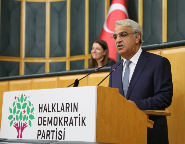 HDP Eş Başkanı Mithat Sancar: 'Provokasyonlarla topluma korku yaymaya çalışılıyor' HDP Eş Başkanı Mithat Sancar: 'Provokasyonlarla topluma korku yaymaya çalışılıyor'