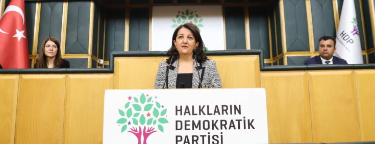 HDP Eş Genel Başkanı Pervin Buldan: Zengine kur-faiz garantisi, halka ise yoksulluk dayatması bu sistemin özüdür HDP Eş Genel Başkanı Pervin Buldan: Zengine kur-faiz garantisi, halka ise yoksulluk dayatması bu sistemin özüdür