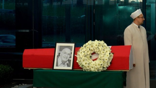 Hıncal Uluç, son yolculuğuna uğurlandı Hıncal Uluç, son yolculuğuna uğurlandı
