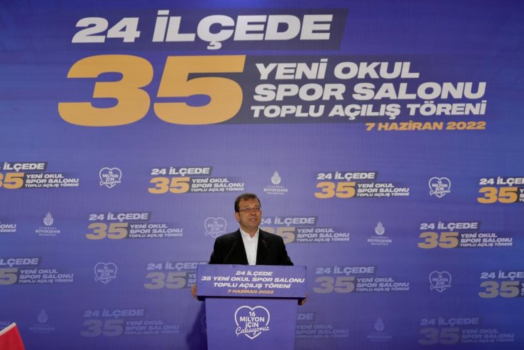 İBB Başkanı Ekrem İmamoğlu, 24 farklı ilçedeki, toplam 35 okul spor salonunun açılışlarını gerçekleştirdi