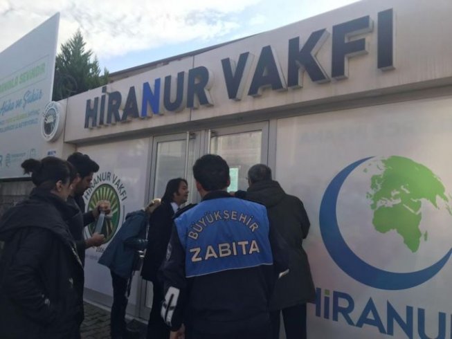 İBB İmar Müdürlüğü ekipleri, Hiranur Vakfı’nın Sancaktepe’deki kaçak yapısını mühürledi