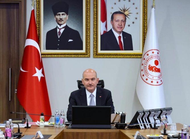İçişleri Bakanı Soylu, CHP Genel Başkanı Kılıçdaroğlu'nu bilgilendirdi; 'Teröristi taşıyan taksici teşhisini yaptı' İçişleri Bakanı Soylu, CHP Genel Başkanı Kılıçdaroğlu'nu bilgilendirdi; 'Teröristi taşıyan taksici teşhisini yaptı'