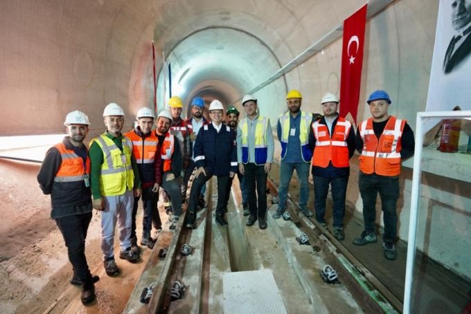 İmamoğlu, Çekmeköy–Sancaktepe-Sultanbeyli metro hattında açıklamalarda bulundu İmamoğlu, Çekmeköy–Sancaktepe-Sultanbeyli metro hattında açıklamalarda bulundu