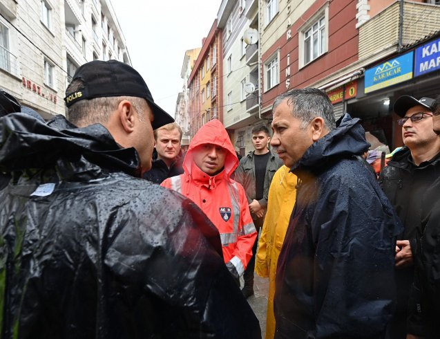 İstanbul Valisi Ali Yerlikaya; Bugün saat 22.00'ye kadar şiddetli yağış uyarımız devam ediyor İstanbul’da Kuvvetli Yağışlara Dikkat!