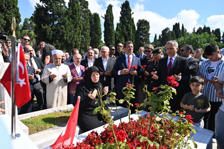 İstanbul'da 15 Temmuz kalkışmasının 6. yılında Vali Ali Yerlikaya'nın katıldığı anma programları düzenlendi