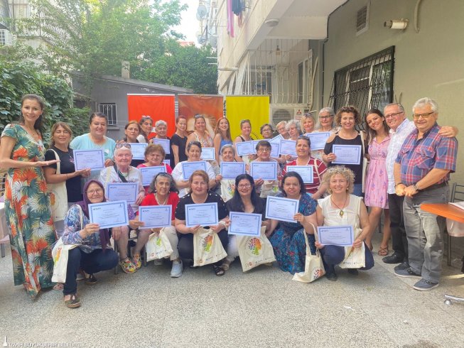İzmir Büyükşehir Belediyesinden Engelli kadınlara 13 haftalık eğitim İzmir Büyükşehir Belediyesinden Engelli kadınlara 13 haftalık eğitim