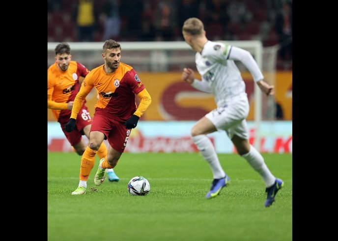 Kasımpaşa'ya 3-1 yenilen Galatasaray düşme hattına yaklaştı Kasımpaşa'ya 3-1 yenilen Galatasaray düşme hattına yaklaştı