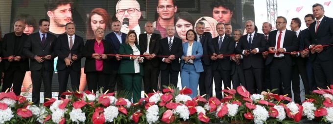 Kemal Kılıçdaroğlu, Adana Büyükşehir Belediyesi toplu açılış törenine katıldı Kemal Kılıçdaroğlu, Adana Büyükşehir Belediyesi toplu açılış törenine katıldı