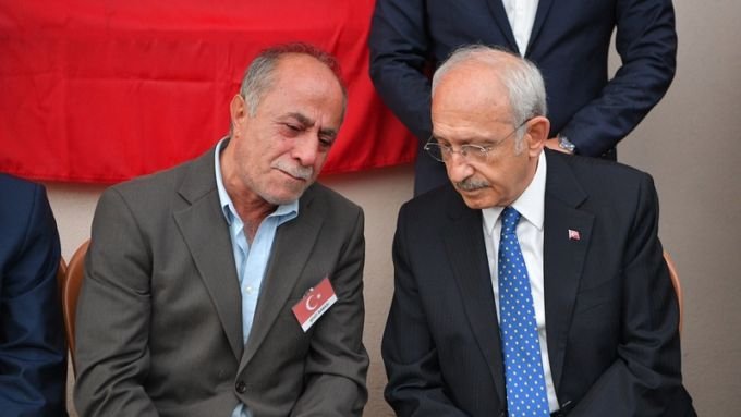 Kemal Kılıçdaroğlu'ndan Şehit Ailesine Taziye Ziyareti