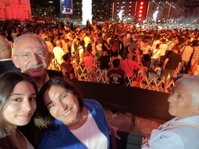 Kılçdaroğlu'ndan İzmir'in düşman işgalinden kurtuluşunun 100. yılı mesajı Kılçdaroğlu'ndan İzmir'in düşman işgalinden kurtuluşunun 100. yılı mesajı