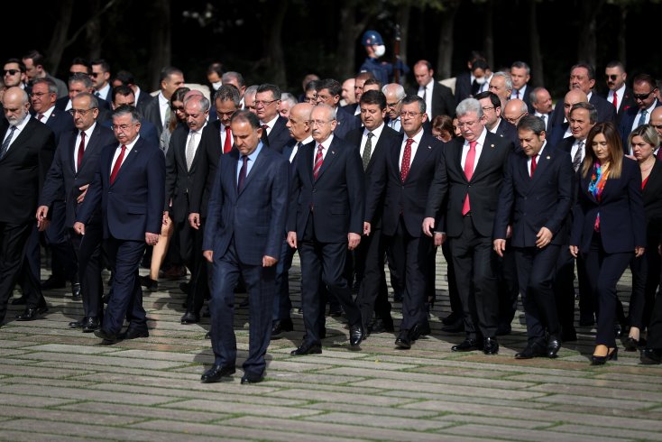 Kılıçdaroğlu, 23 Nisan Anıtkabir resmi törenine katıldı