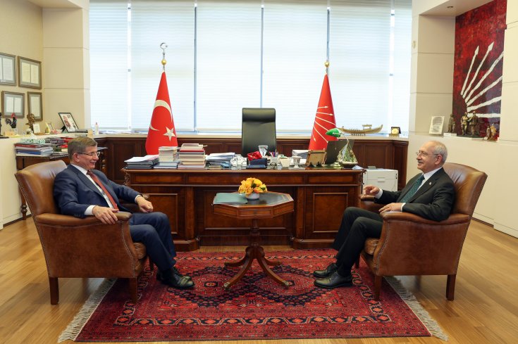 Kılıçdaroğlu, Ahmet Davutoğlu’nu makamında ağırladı