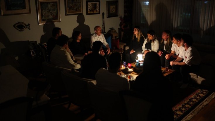 Kılıçdaroğlu ailesi gençleri evinde ağırladı