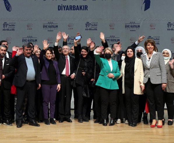 Kılıçdaroğlu; 'Bütün komşularımızla barış içinde, huzur içinde yaşamak istiyoruz'