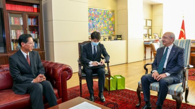 Kılıçdaroğlu, Çin Halk Cumhuriyeti Türkiye Büyükelçisi Liu Shaobin’i makamında kabul etti Kılıçdaroğlu, Çin Halk Cumhuriyeti Türkiye Büyükelçisi Liu Shaobin’i makamında kabul etti