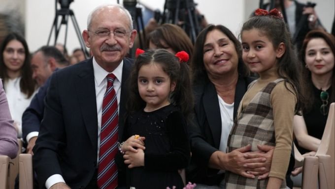 Kılıçdaroğlu, Eşi Selvi Kılıçdaroğlu İle Birlikte Töz Belgeselini İzledi Kılıçdaroğlu, Eşi Selvi Kılıçdaroğlu İle Birlikte Töz Belgeselini İzledi