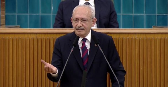 Kılıçdaroğlu; 'Barışa, huzura, kucaklaşmaya ihtiyacımız var. Bütün vatandaşlarımızın bu ülkede birlik, beraberlik içinde yaşaması için söz veriyoruz. Bunu Millet ittifakı olarak yapacağız'