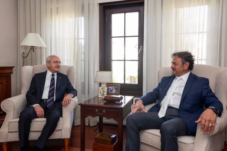 Kılıçdaroğlu helalleşme programında Balyoz kumpası mağdurlarından, E. Tümamiral Deniz Kutluk’u ziyaret etti