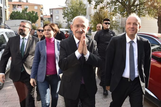Kılıçdaroğlu, İstanbul’da Avcılar Belediyesi Kentsel Dönüşüm Projesi kapsamında evleri ziyaret etti; bölgede 2 yılda 20 bin konut yeniledi