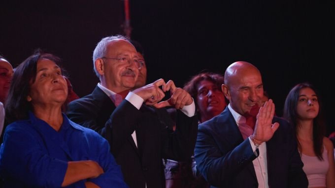 Kılıçdaroğlu, İzmir'de kutlamalara katıldı
