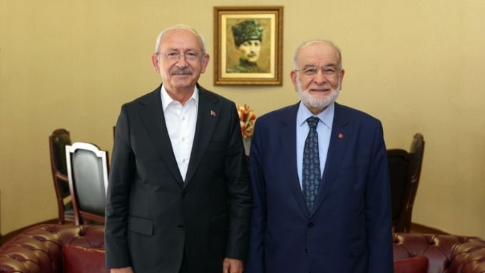 Kılıçdaroğlu, Karamollaoğlu'nu makamında ağırladı