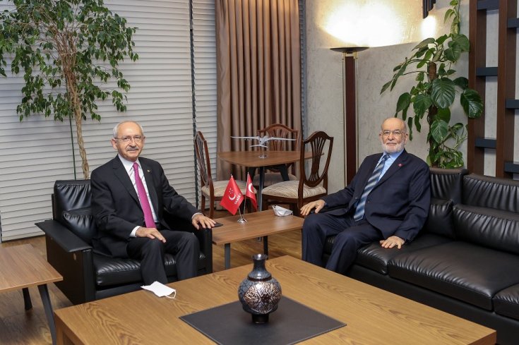 Kılıçdaroğlu, Karamollaoğlu'nu makamında ziyaret etti