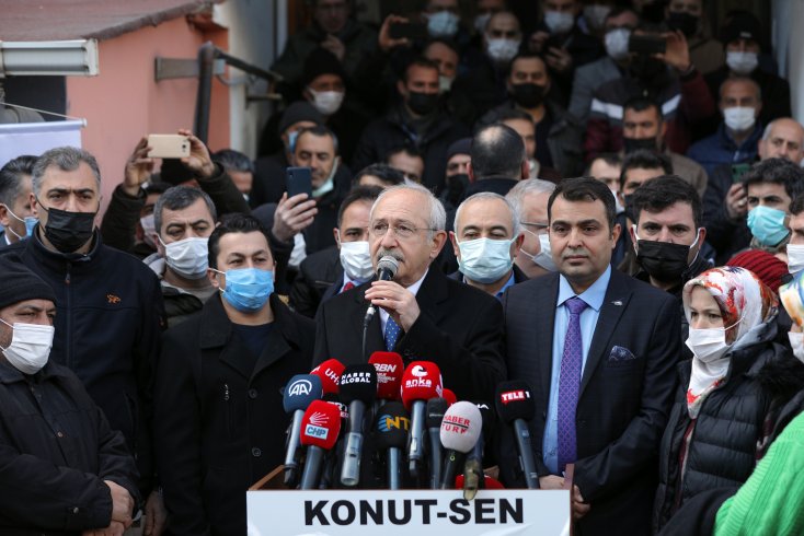 Kılıçdaroğlu, Konut-Sen'i ziyaretinde konuştu; Erdoğan kaç milyon dolarını getirip acaba Türk lirasına çevirecek Kılıçdaroğlu, Konut-Sen'i ziyaretinde konuştu; Erdoğan kaç milyon dolarını getirip acaba Türk lirasına çevirecek