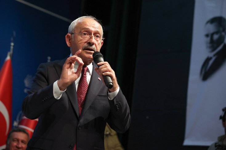 Kılıçdaroğlu, Niğde'de grup toplantısında konuştu; Her şeyi dışarıdan getiriyoruz. Tarımı stratejik sektör olmaktan çıkardıkları için Türkiye tarımda dışa bağımlı ülkelerden birisi haline geldi