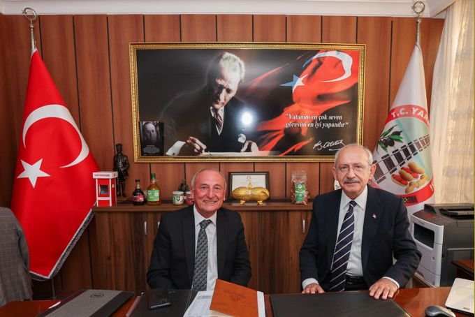 Kılıçdaroğlu, Osmaniye'de Yarbaşı Belde Belediyesini ziyaret ederek Belediye Başkanı Mustafa Kaynar ile görüştü