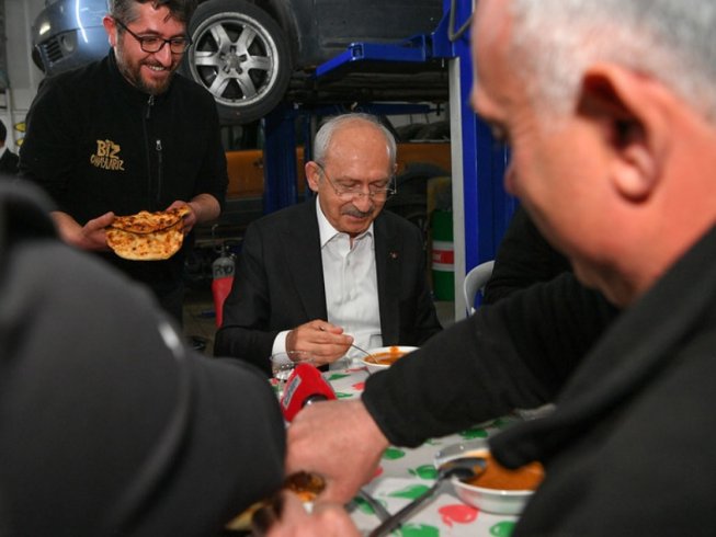 Kılıçdaroğlu Oto Sanayi çalışanlarıyla iftar yaptı