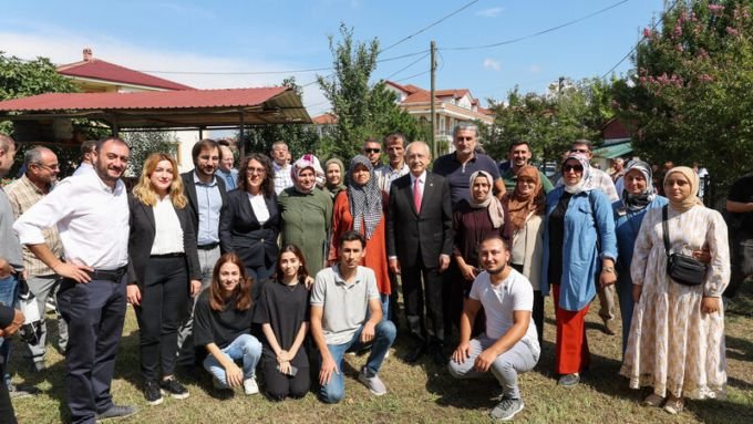 Kılıçdaroğlu, Sakarya’da, Hendek Faciasında hayatını kaybedenlerin aileleri ile buluştu
