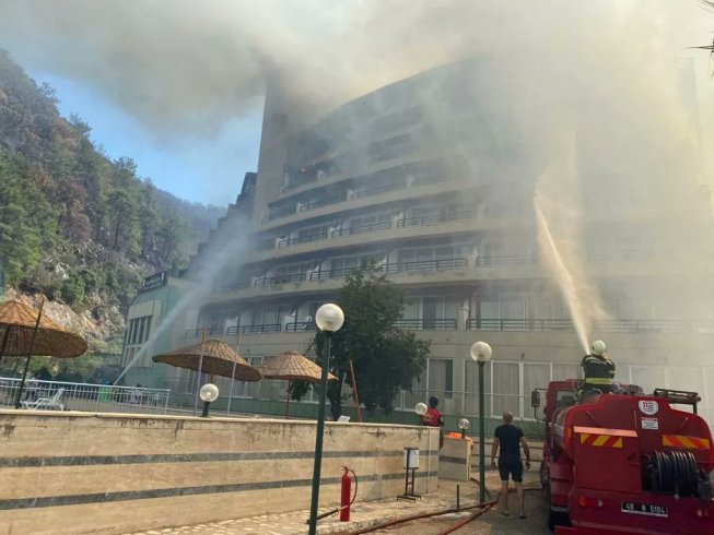Marmaris yangını kontrol altına alındı Marmaris yangını kontrol altına alındı