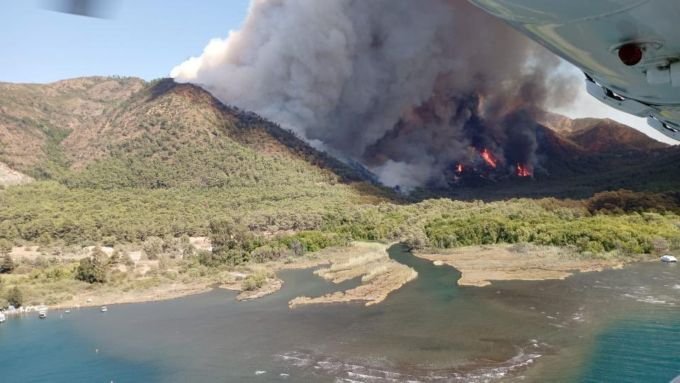 Marmaris'te orman yangını kontrol altına alındı